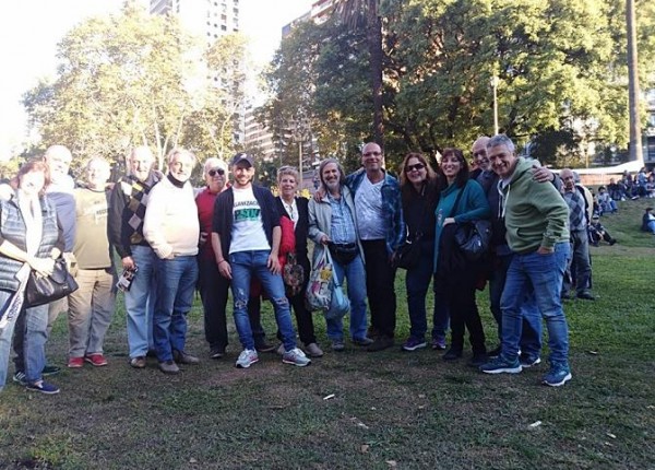 Junio con otros referentes